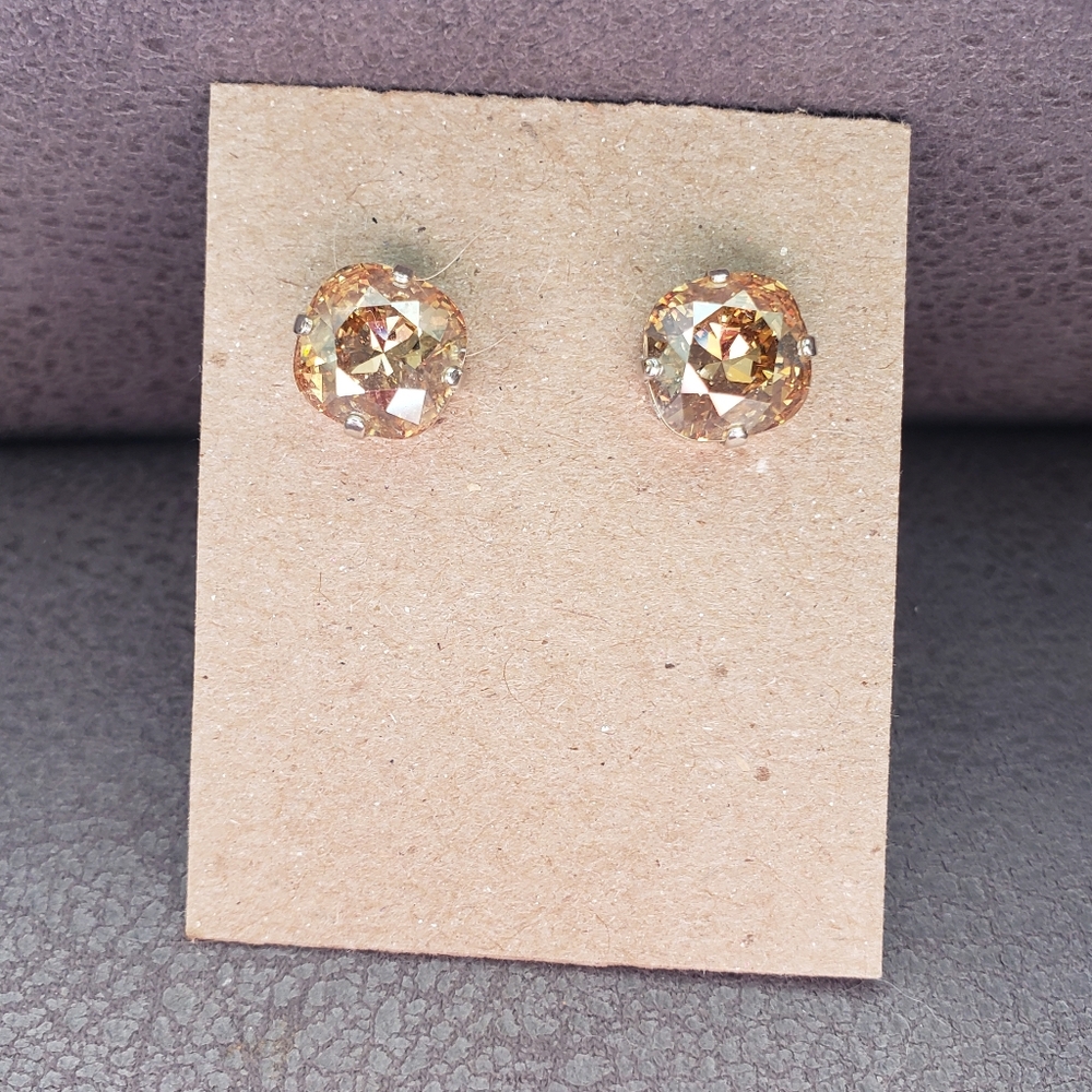 Vintage cushion cut Faceted champagne moissanite stud earrings - Picture 9 of 12